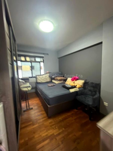 4 Room (4A) HDB for Sale in 987B Jurong West Street 93 - Image 2