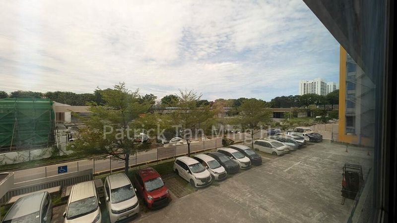 Light Industrial (B1) for Rent: Zhaolim Building - Image 2