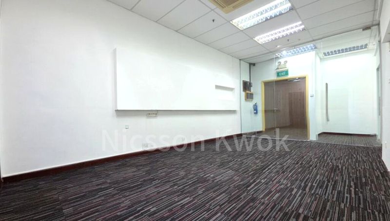 Office for Rent: Prestige Centre - Image 9