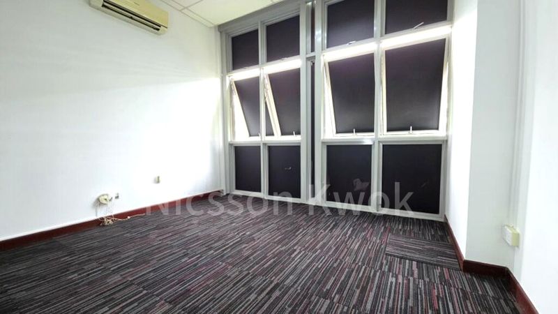 Office for Rent: Prestige Centre - Image 7