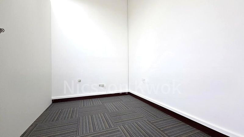 Office for Rent: Prestige Centre - Image 13