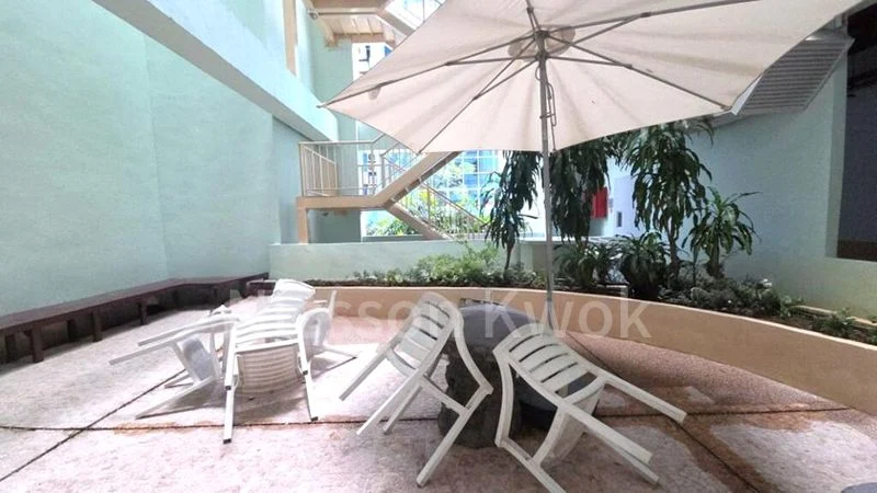 Office for Rent: Prestige Centre - Image 1