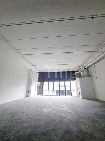 REVV: 3,000 Sq Ft Industrial Shop / Workshop For Sale on Old Kent Road, London - Image 4