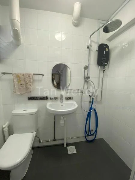 3 Room (3NG) HDB for Rent in  419 Tampines Street 41 - Image 4