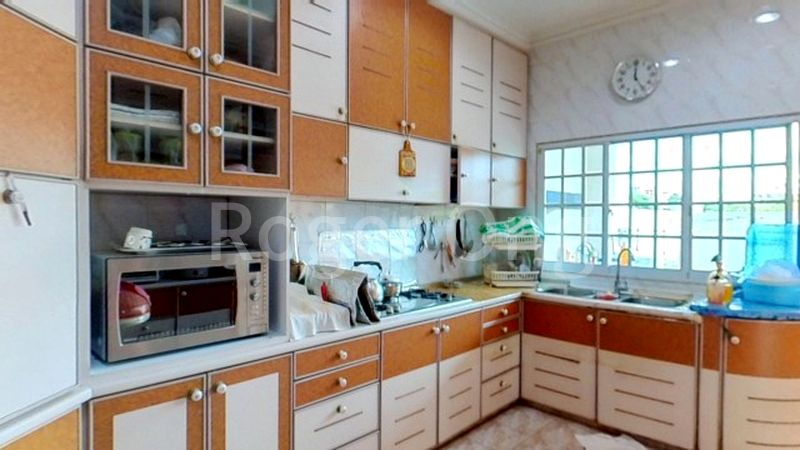7 Bed Semi-Detached House (Landed) for Sale in  Jalan Raya - Image 6