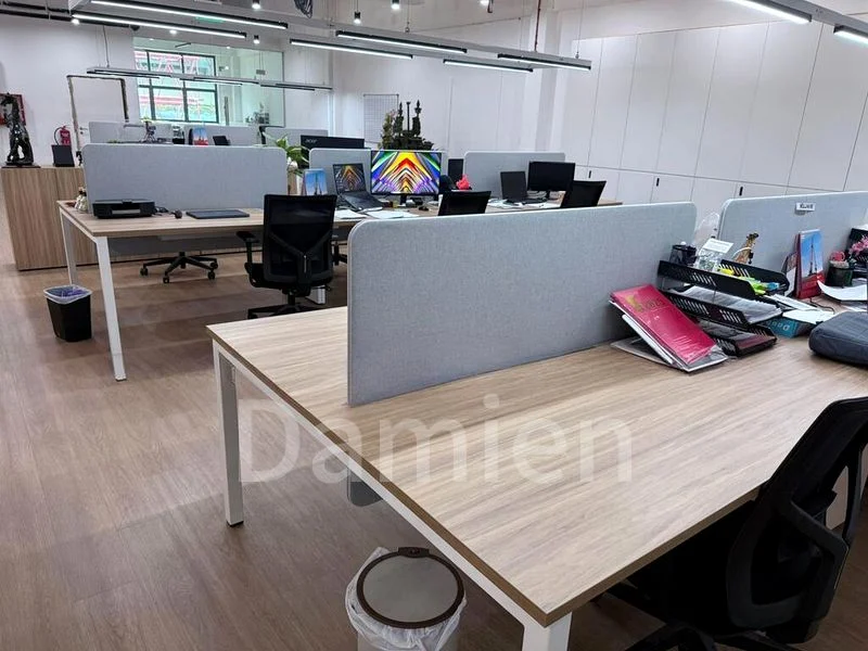 Factory / Workshop (B2) for Rent: High-ceiling workshop, with office space - Image 1