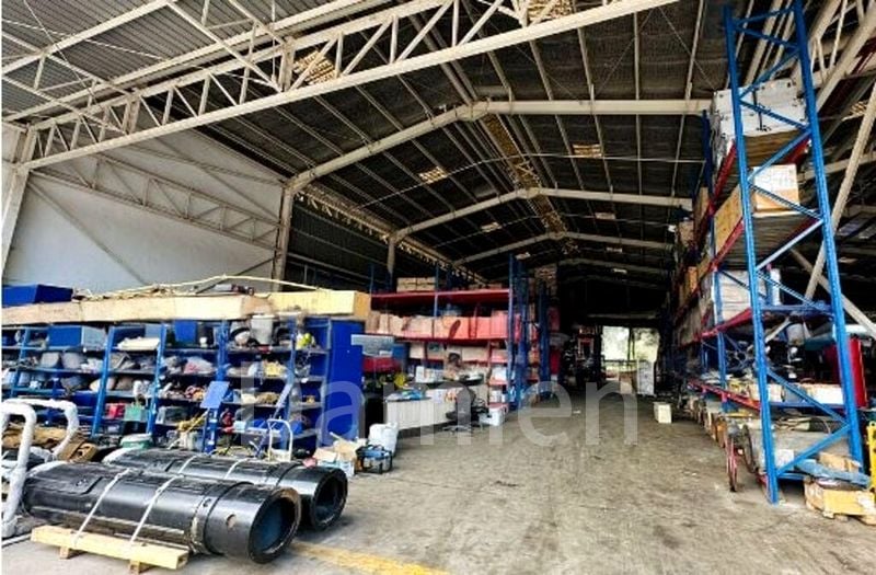 Factory / Workshop (B2) for Rent: High-ceiling workshop, with office space - Image 2