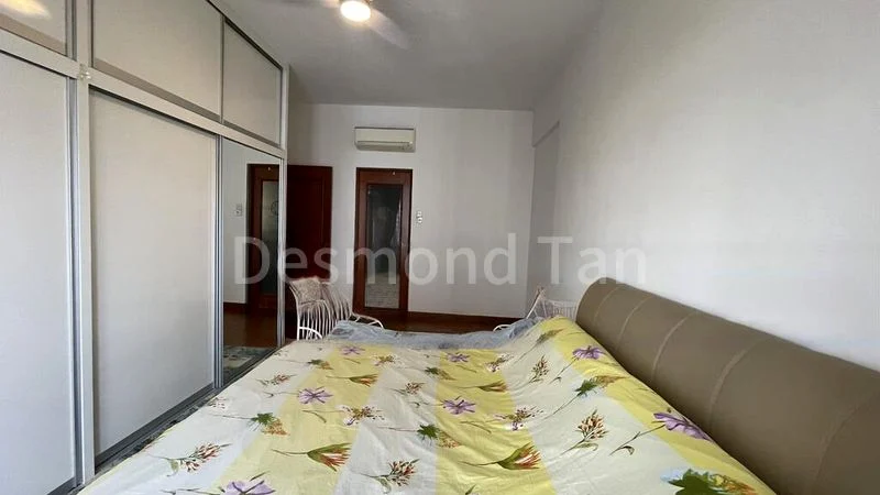 Office for Sale in  Pinewood Gardens - Image 2