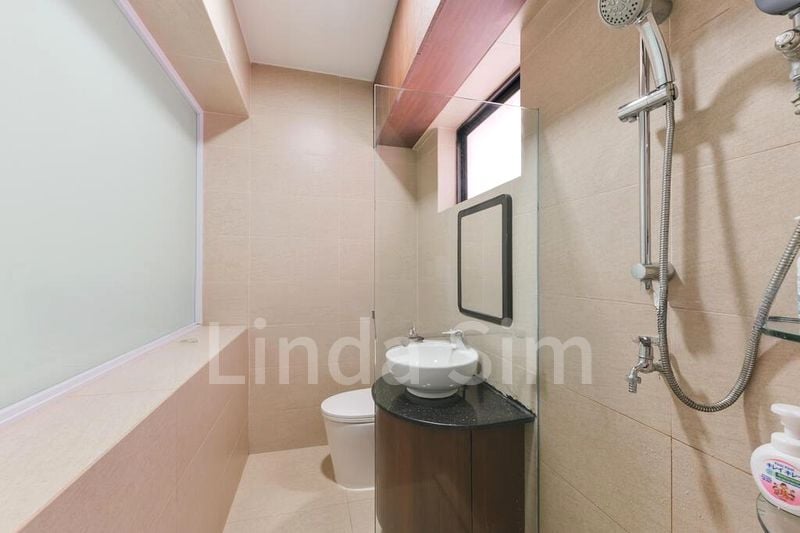 5 Room (5I) HDB for Sale in  385 Tampines Street 32 - Image 8