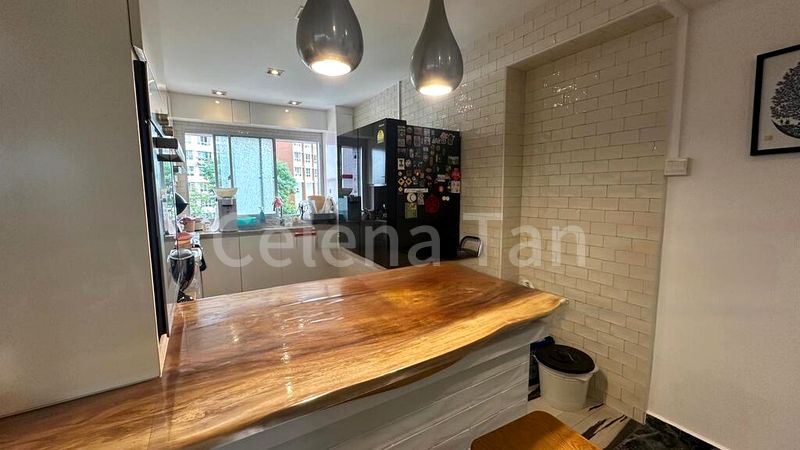 Executive HDB for Sale in  299 Bukit Batok Street 22 - Image 3
