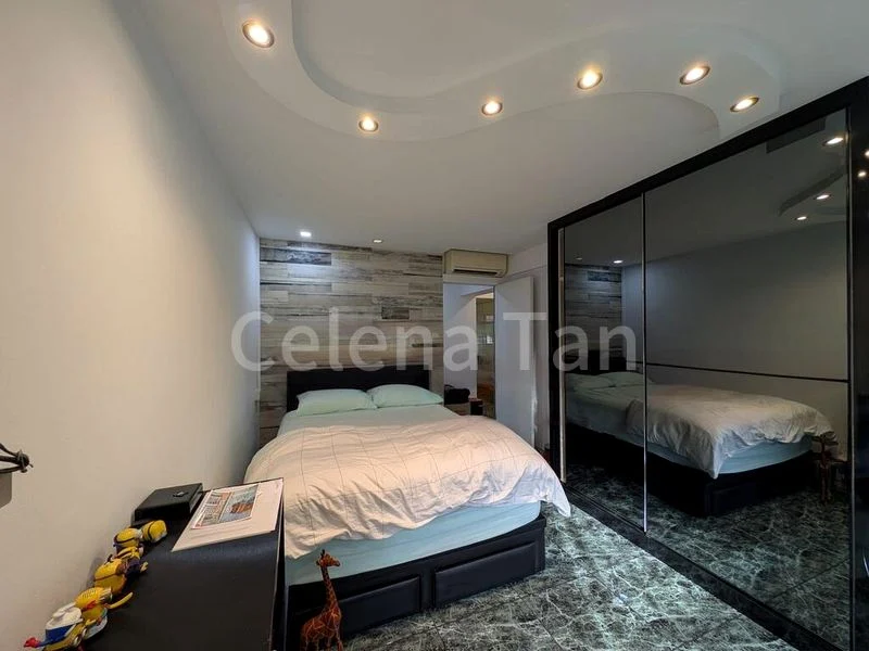 Executive HDB for Sale in  299 Bukit Batok Street 22 - Image 1