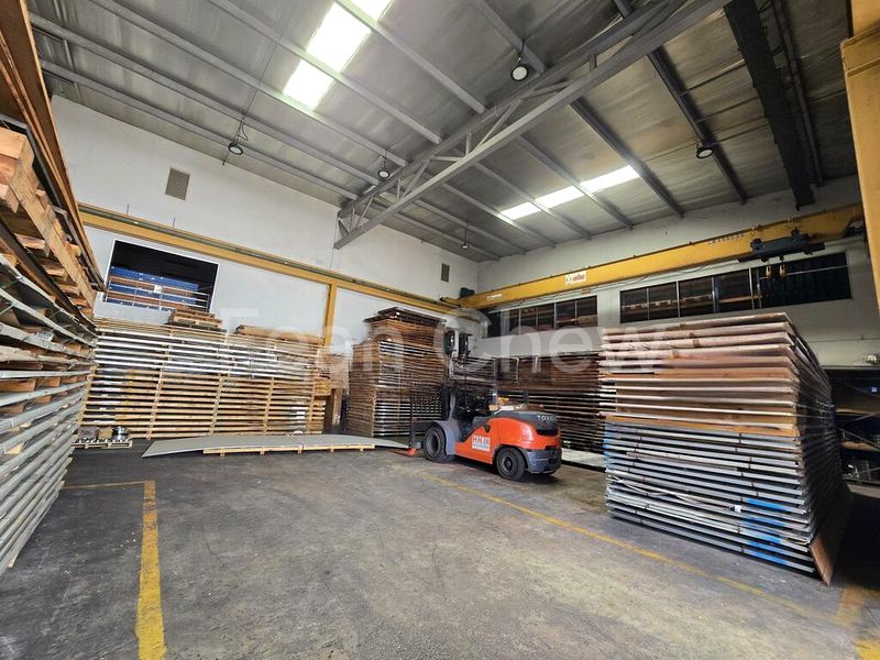 Factory / Workshop (B2) for Sale: Jurong Factory With Multiple Overhead Cranes. - Image 3