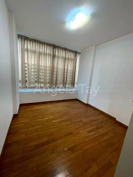 3 Bed Condo for Rent in The Lakeshore - Image 4