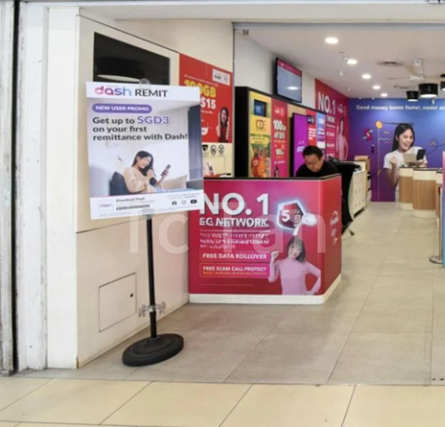 Shop / Shophouse for Rent: Lucky Plaza - Image 1