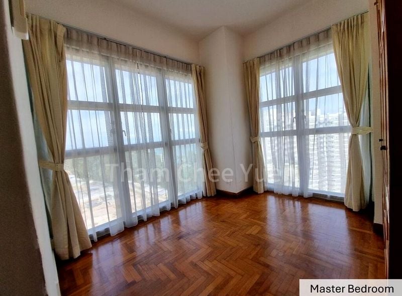 4 Bed Condo for Sale in  The Bayshore - Image 2