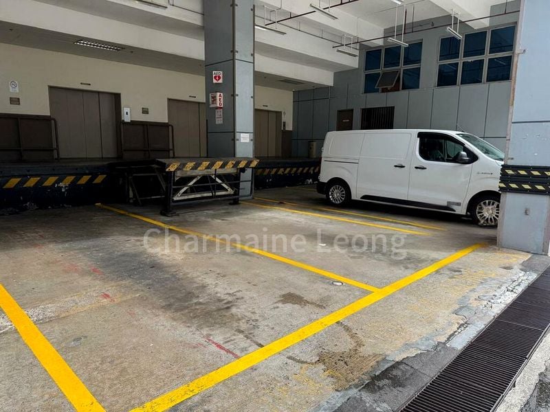 Light Industrial (B1) for Rent: SIS Building - Image 3