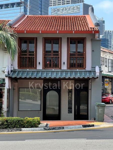 Shop / Shophouse for Rent: A Prime Ground-Floor Corner Unit Directly Opposite Maxwell MRT - Image 5