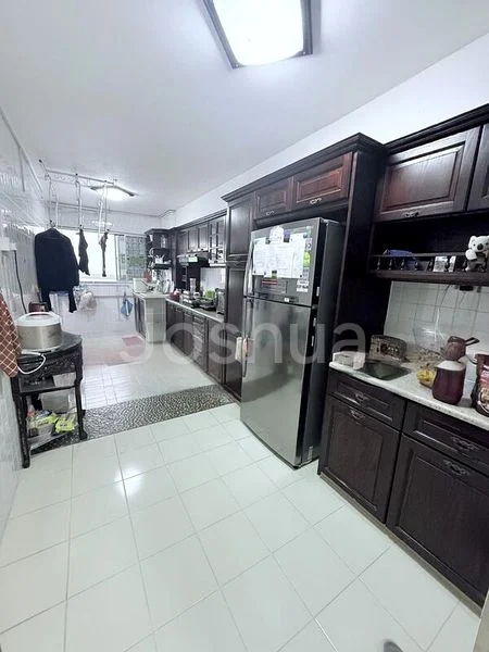 5 Room (5I) HDB for Sale in  425 Tampines Street 41 - Image 4