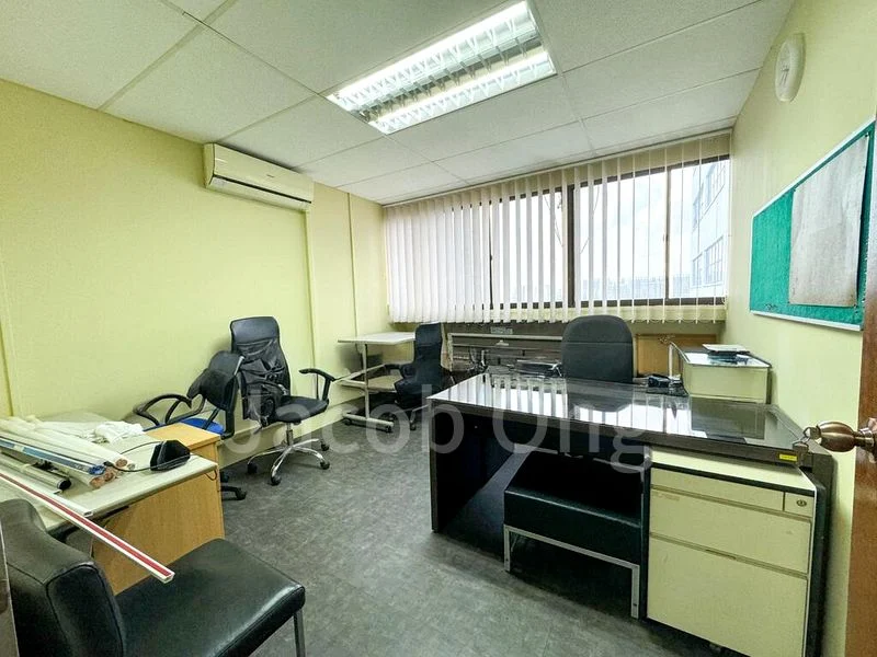 Light Industrial (B1) for Rent: Tong Lee Building - Image 10