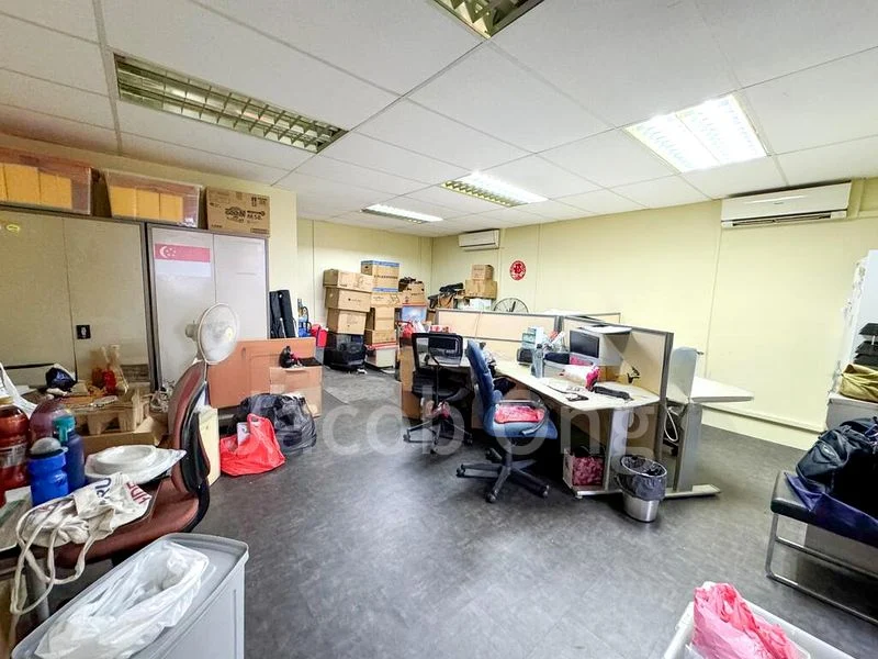 Light Industrial (B1) for Rent: Tong Lee Building - Image 5