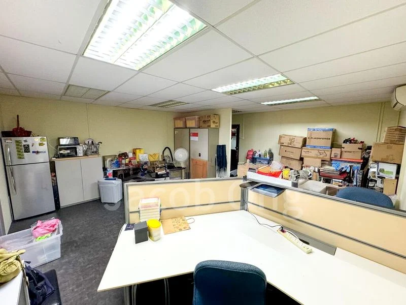 Light Industrial (B1) for Rent: Tong Lee Building - Image 1