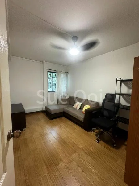 4 Room (4S) HDB for Rent in 403 Woodlands Street 41 - Image 4