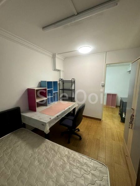 4 Room (4S) HDB for Rent in 403 Woodlands Street 41 - Image 5