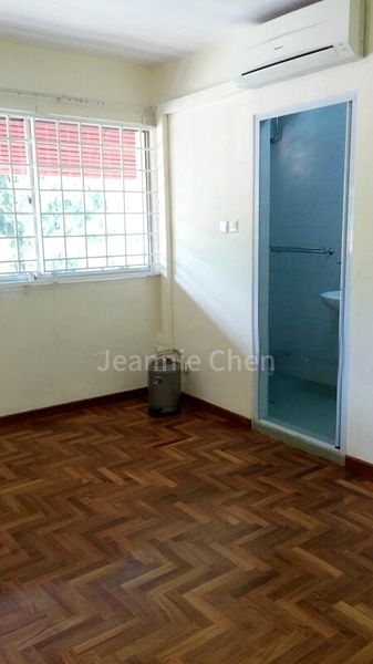 4 Bed Semi-Detached House (Landed) for Rent in  Camelia Park - Image 9