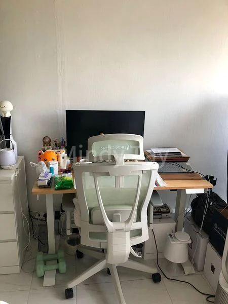 Master Room (HDB) for Rent in 233 Simei Street 4 - Image 1