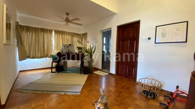 4 Bed Terraced House (Landed) for Sale around  Mugliston Park - Image 2