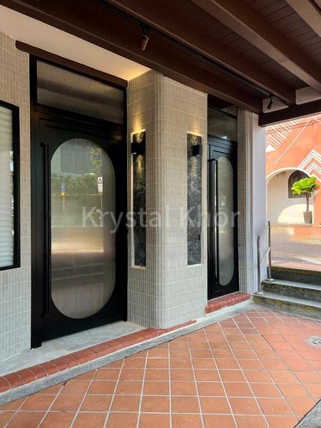 Food & Beverage for Rent: A Ground Floor Corner Shophouse Directly Opposite Maxwell - Image 5
