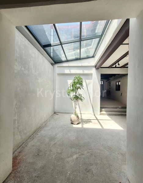 Food & Beverage for Rent: A Ground Floor Corner Shophouse Directly Opposite Maxwell - Image 8