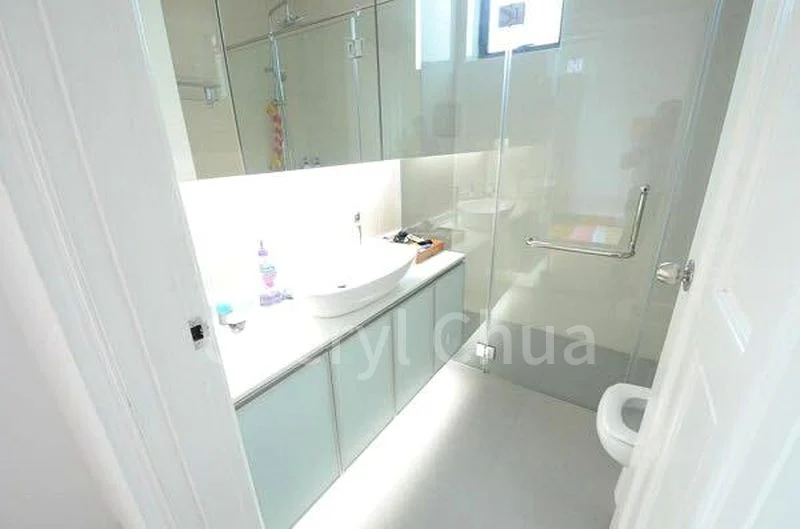 5 Bed Condo for Rent in  Spring Grove - Image 16