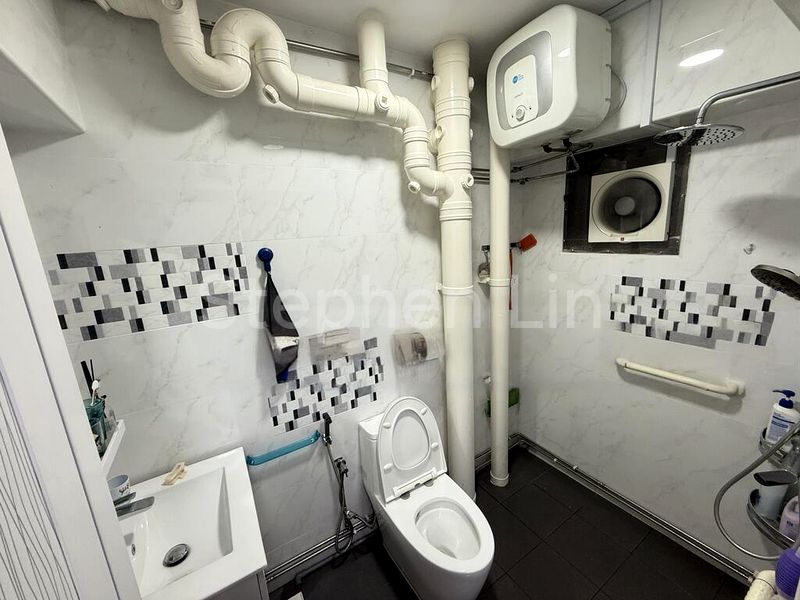 Common Room (HDB) for Rent in  256 Compassvale Road - Image 3