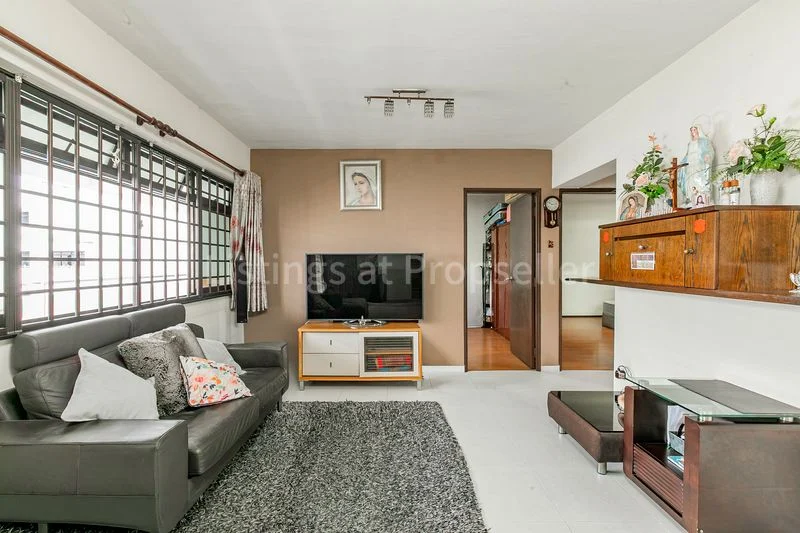 4 Room (4A) HDB for Sale in 306C Anchorvale Link - Image 3