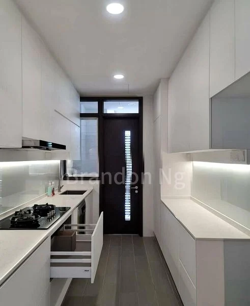 4 Bed Terraced House (Landed) for Sale in Sennett Estate - Image 2