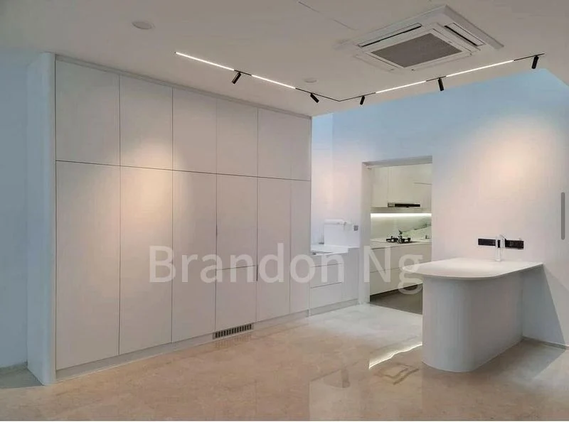 4 Bed Terraced House (Landed) for Sale in Sennett Estate - Image 3