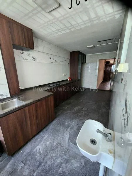 4 Room (4A) HDB for Sale in 546 Jurong West Street 42 - Image 4