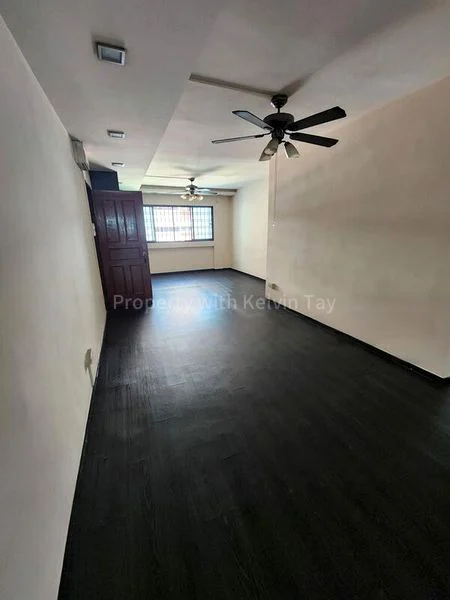 4 Room (4A) HDB for Sale in 546 Jurong West Street 42 - Image 2