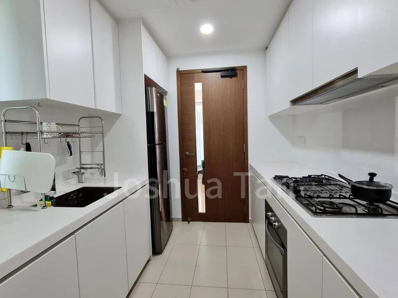3 Bed Executive Condo for Sale in  The Topiary - Image 4