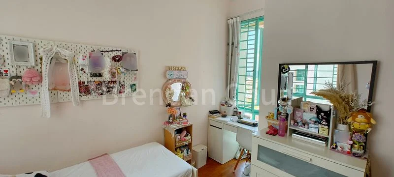 3 Bed Condo for Sale in  Hazel Park Condominium - Image 7