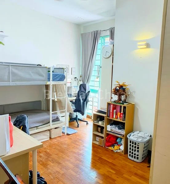 3 Bed Condo for Sale in  Hazel Park Condominium - Image 6