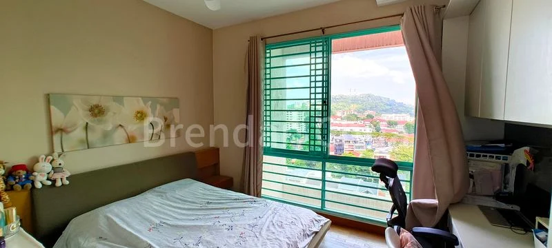 3 Bed Condo for Sale in  Hazel Park Condominium - Image 5