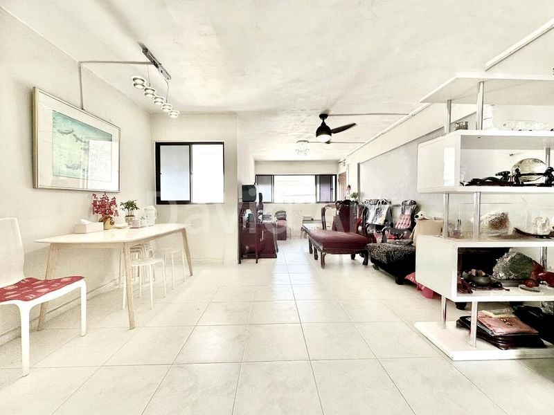 4 Room (4NG) HDB for Sale in  124 Yishun Street 11 - Image 3