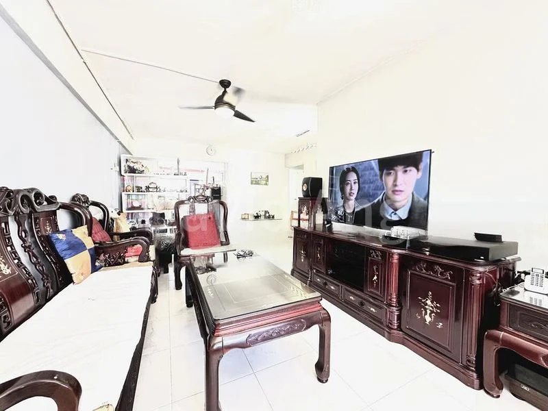 4 Room (4NG) HDB for Sale in  124 Yishun Street 11 - Image 4