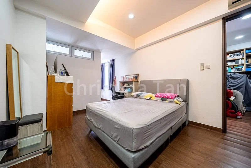 4 Bed Terraced House (Landed) for Sale in  La Suisse - Image 17