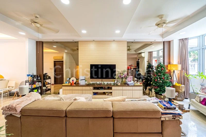 4 Bed Terraced House (Landed) for Sale in  La Suisse - Image 3