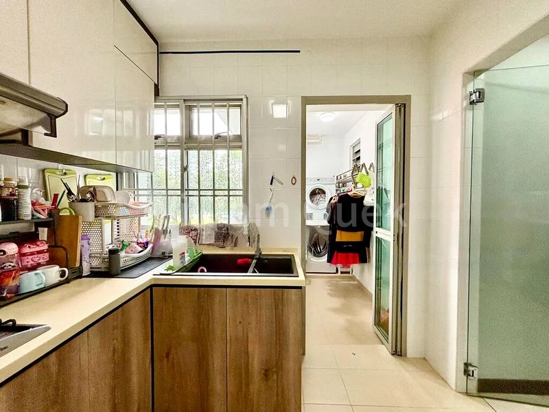 4 Room (4A) HDB for Sale in 271B Sengkang Central - Image 5