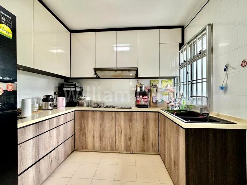 4 Room (4A) HDB for Sale in 271B Sengkang Central - Image 4