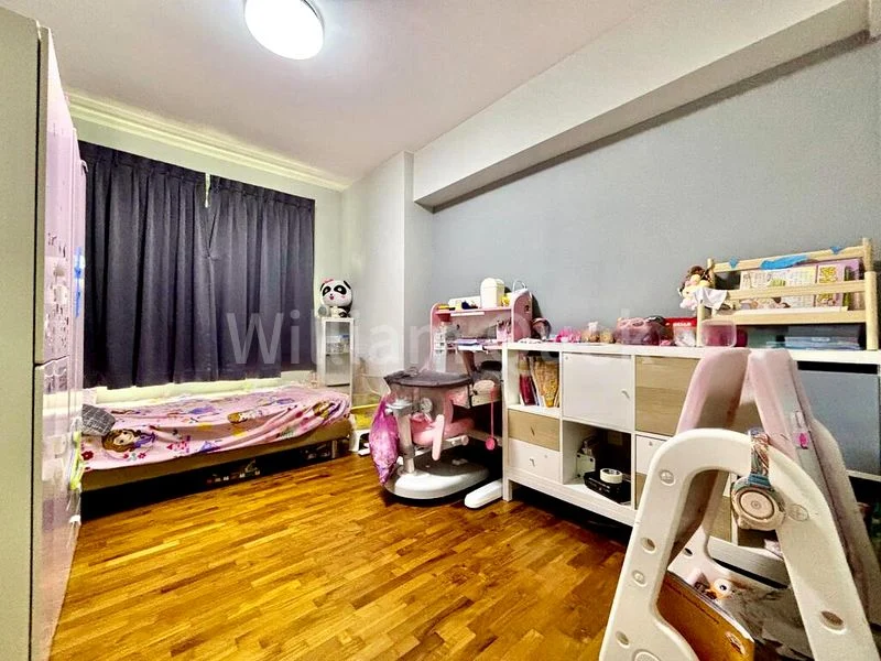 4 Room (4A) HDB for Sale in 271B Sengkang Central - Image 6